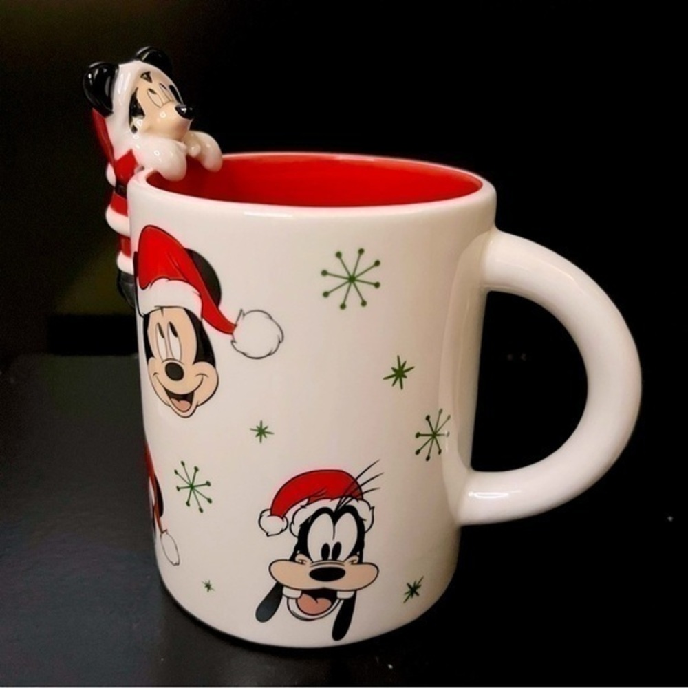 💙New! Disney Mickey Mouse and Friends Holiday mug